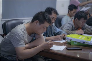 朝陽集團開展行車和有限作業(yè)空間安全操作培訓、道路交通安全培訓